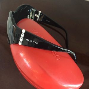 Valentino sun glasses
